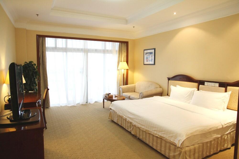Xiamen International Seaside Hotel -Hotel Corridor Leads To The Stone Exhibition Hall Ngoại thất bức ảnh