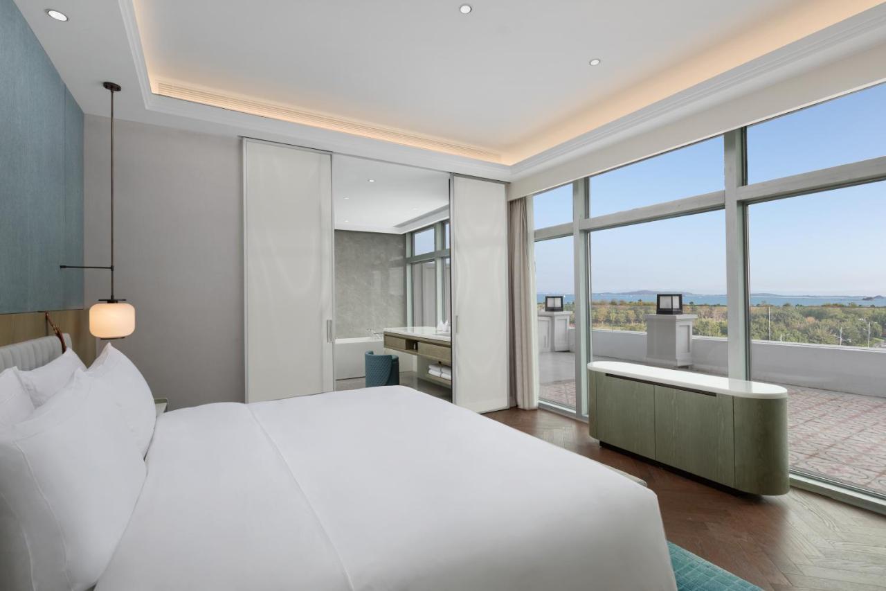 Xiamen International Seaside Hotel -Hotel Corridor Leads To The Stone Exhibition Hall Ngoại thất bức ảnh